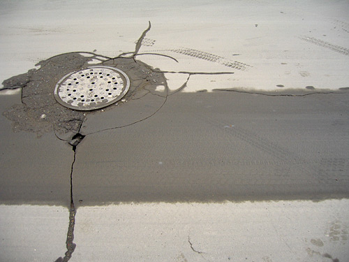 [manhole cover]